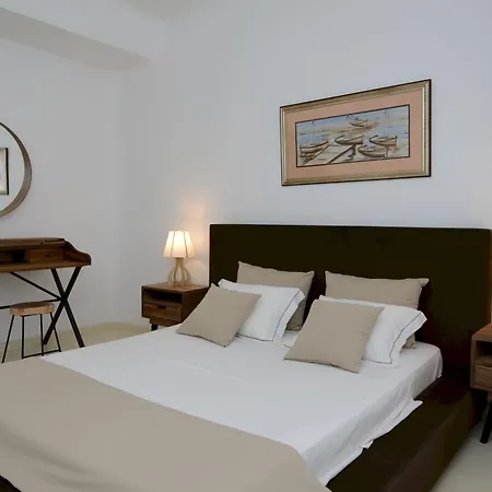 Thalasses Apartment *